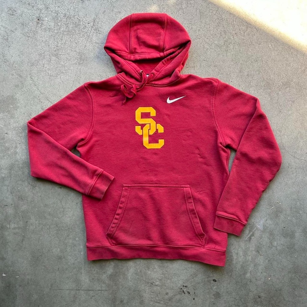 VNTG RED RECYCLED Y2K NIKE DRAWSTRING SOUTHERN CALIFORNIA COLLEGE HOODIE